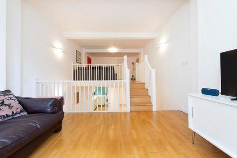 2 bedroom flat to rent, City Road, London EC1V