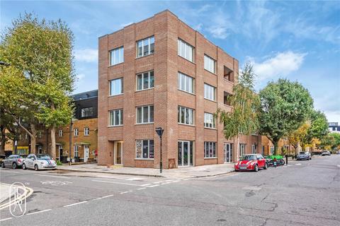 3 bedroom penthouse to rent, London Lane, London, E8