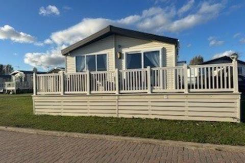 3 bedroom lodge for sale, Church Lane, CO5 8TJ