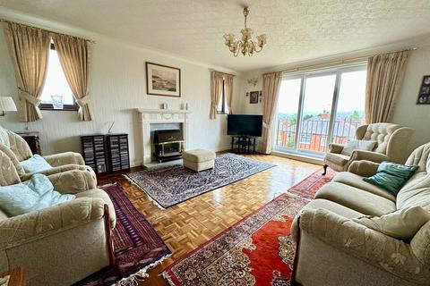 4 bedroom detached house for sale, Pye Nest Road, Pye Nest Halifax