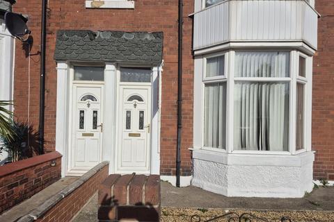2 bedroom flat to rent, Mortimer Road, South Shields