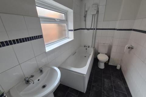 2 bedroom flat to rent, Mortimer Road, South Shields