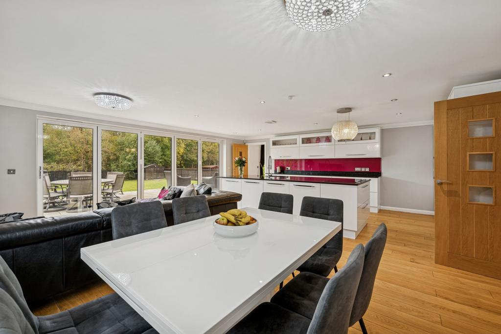 Open Plan Kitchen/Dining/Living Area