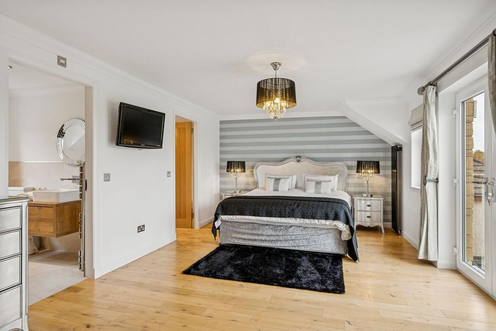 Principal Bedroom Suite