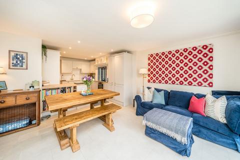 undefined, Huron Road, London SW17