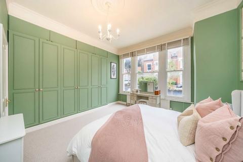 undefined, Huron Road, London SW17