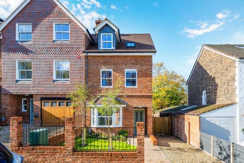4 bedroom end of terrace house for sale, Ranelagh Road, Redhill RH1