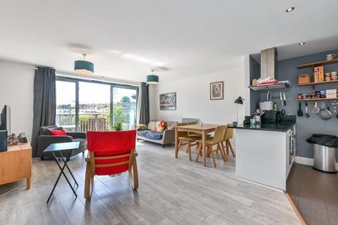 3 bedroom flat for sale, Regents Park Road, London, NW1