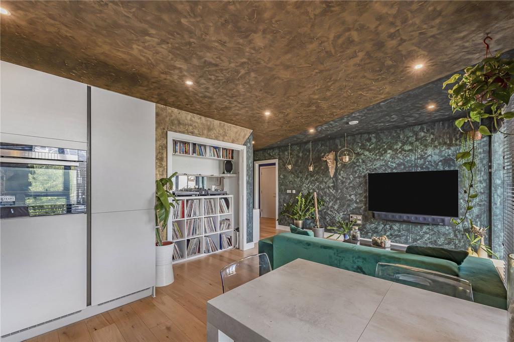 Reception/Kitchen