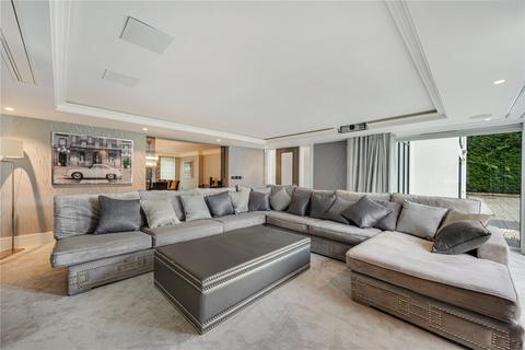 5 bedroom detached house to rent, Brooks Drive, Hale Barns, Altrincham, WA15