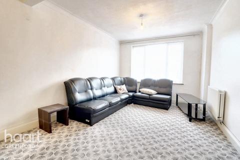 3 bedroom terraced house for sale, Allenby Road, Southall