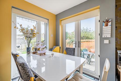 2 bedroom bungalow for sale, Wharf Road, Wroughton, Swindon, SN4