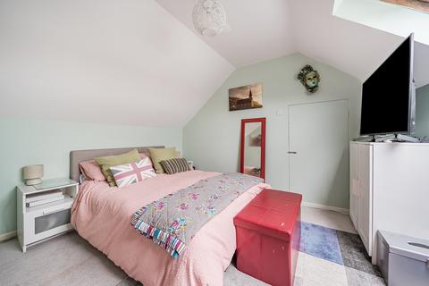 2 bedroom bungalow for sale, Wharf Road, Wroughton, Swindon, SN4