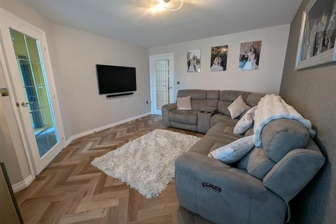 3 bedroom terraced house for sale, Bobbin Crescent, Darlington