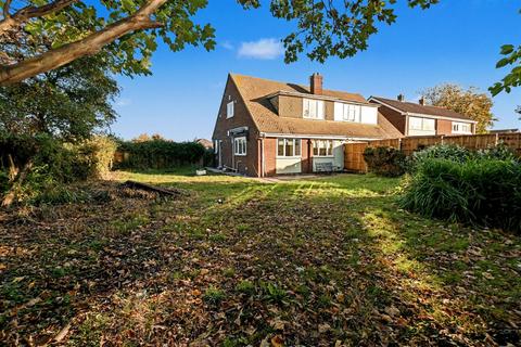 3 bedroom semi-detached house for sale, Linden Way, Canvey Island SS8