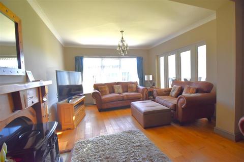 3 bedroom chalet for sale, Ashingdon Road, Rochford