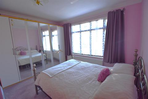 3 bedroom chalet for sale, Ashingdon Road, Rochford
