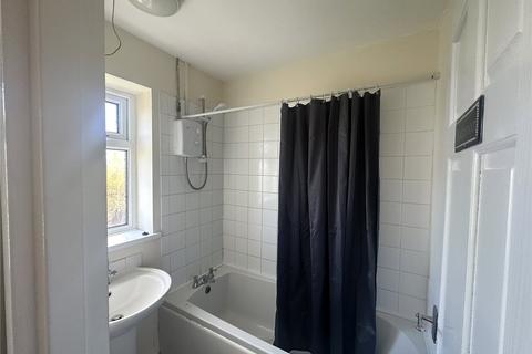 3 bedroom semi-detached house to rent, Fulford Street, Castleford, WF10