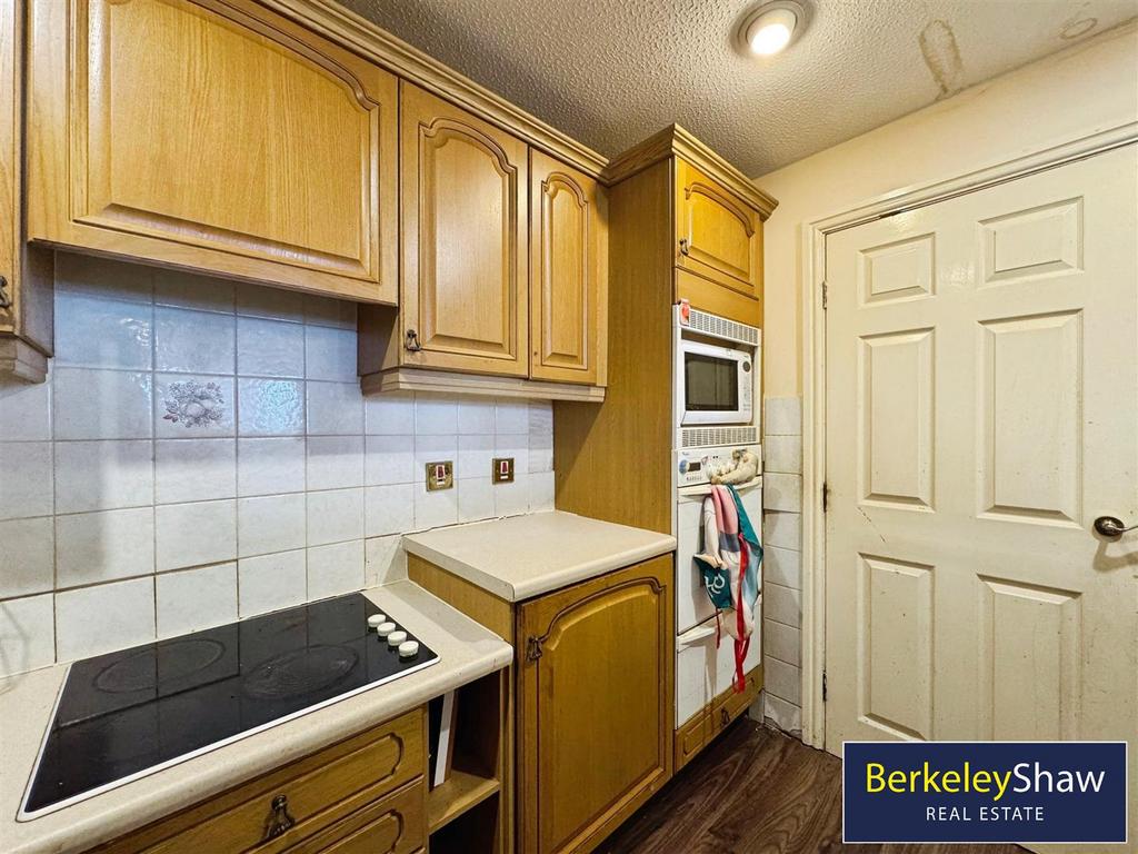 Kitchen (2)