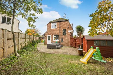2 bedroom semi-detached house for sale, Greenfields Road, Reading, RG2