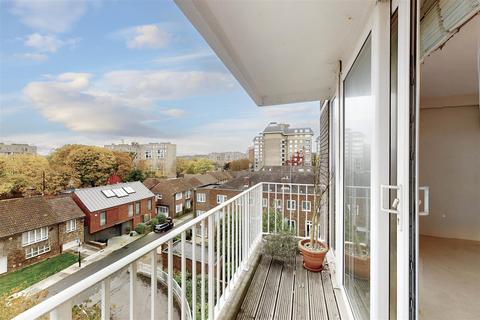 3 bedroom apartment for sale, Portered Block with Parking