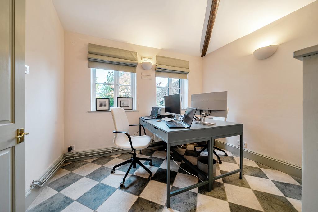 Bedroom 3 / Study