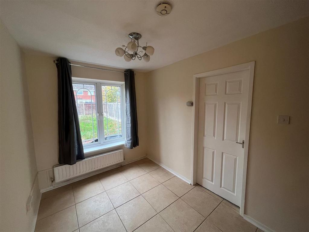 Living room 2.jpg