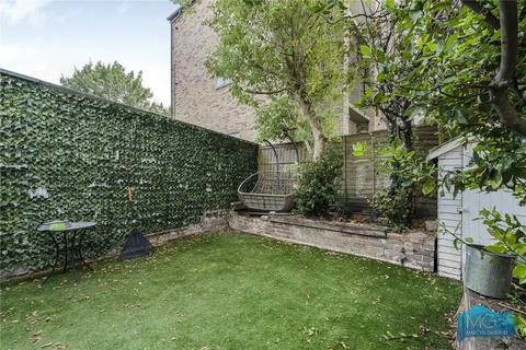 undefined, Summers Row, North Finchley, London, N12
