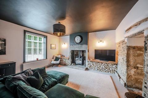 3 bedroom end of terrace house for sale, Cowrakes Road, Huddersfield, HD3