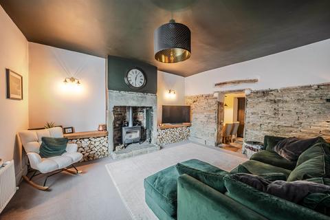 3 bedroom end of terrace house for sale, Cowrakes Road, Huddersfield, HD3