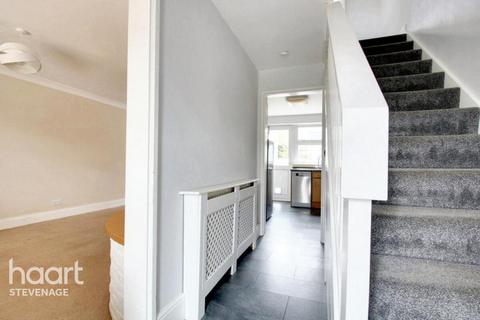 5 Barleycroft, Stevenage, SG2 9NP