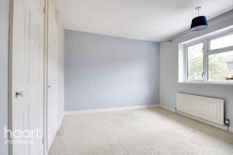 5 Barleycroft, Stevenage, SG2 9NP
