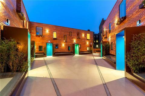 4 bedroom flat to rent, Penrose Mews, London SW6