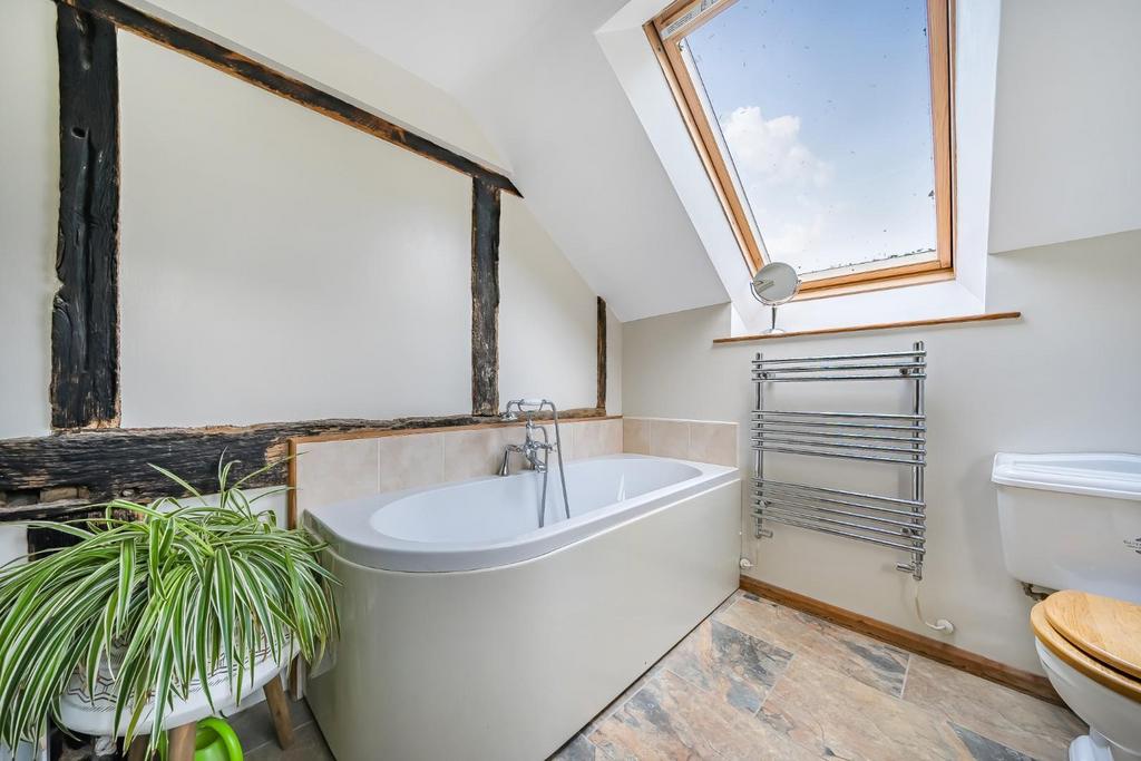 Bathroom corner.jpg