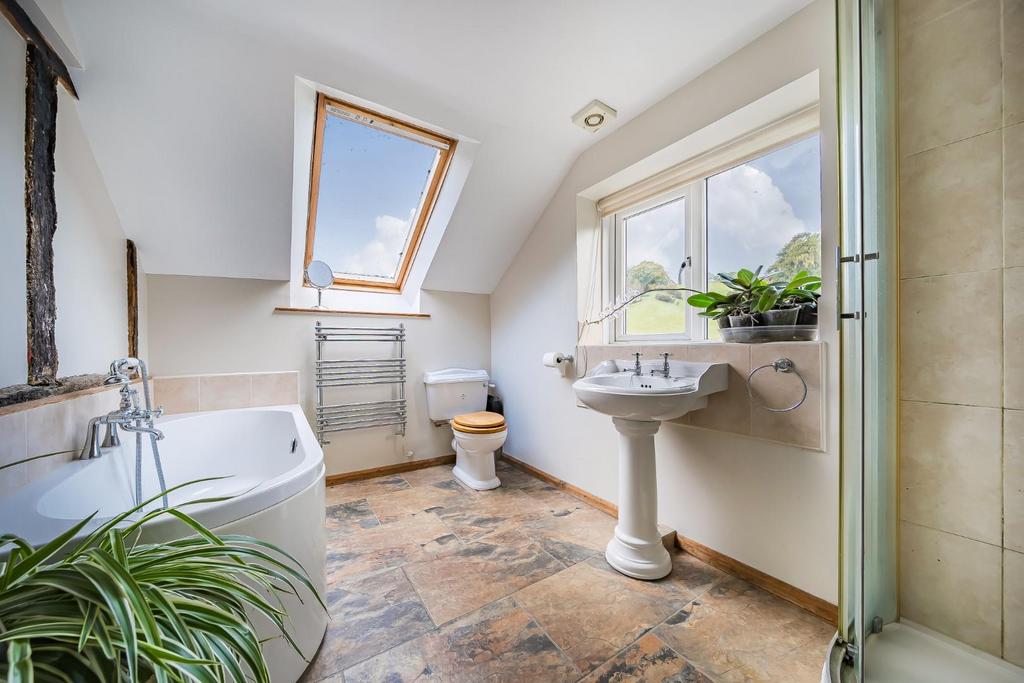 Bathroom.jpg