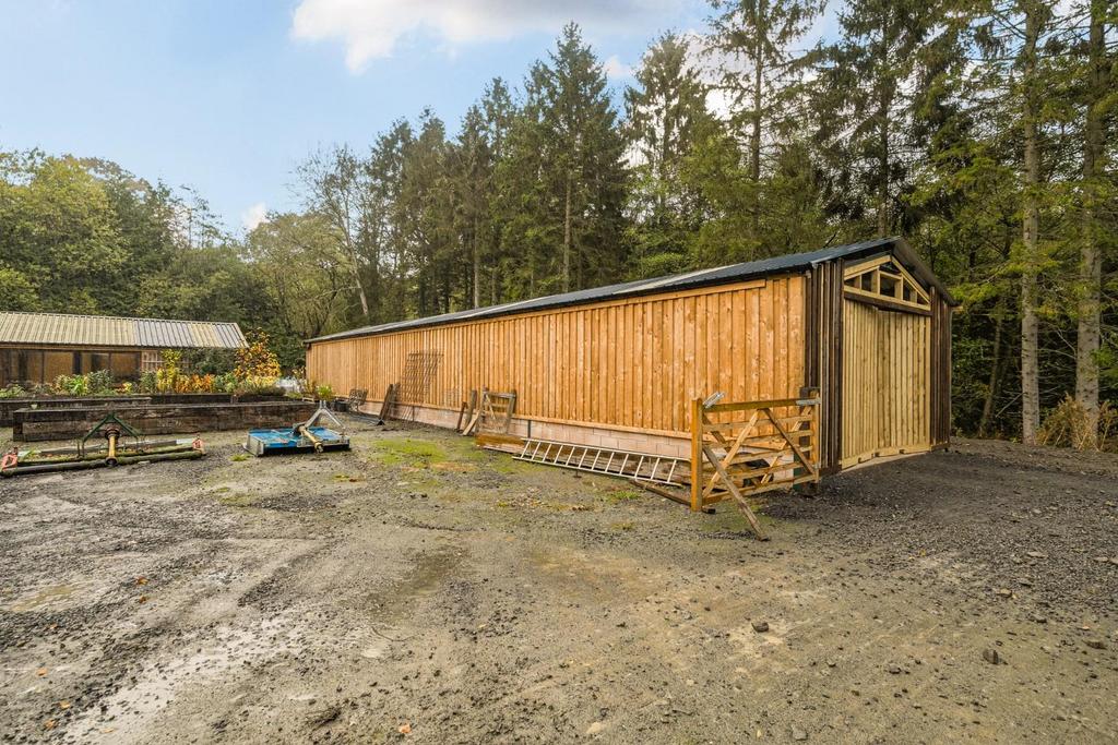 Outbuilding 2.jpg