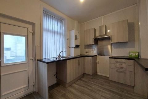 2 bedroom terraced house to rent, Grange Street, Burnley BB11