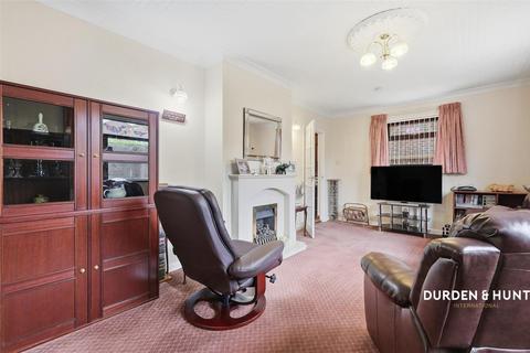 3 bedroom detached house for sale, Chestnut Avenue, Colchester CO2