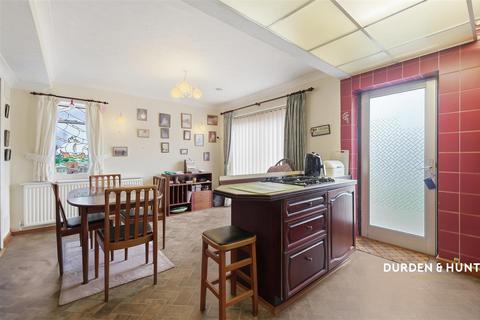 3 bedroom detached house for sale, Chestnut Avenue, Colchester CO2