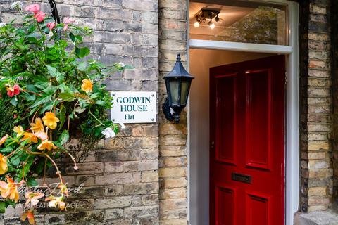 1 bedroom flat for sale, Gilbert Close, London SE18