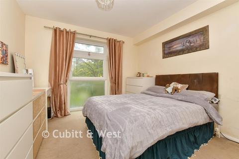 undefined, Westmoreland Drive, Sutton SM2