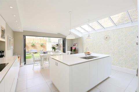4 bedroom terraced house for sale, Gowan Avenue, London
