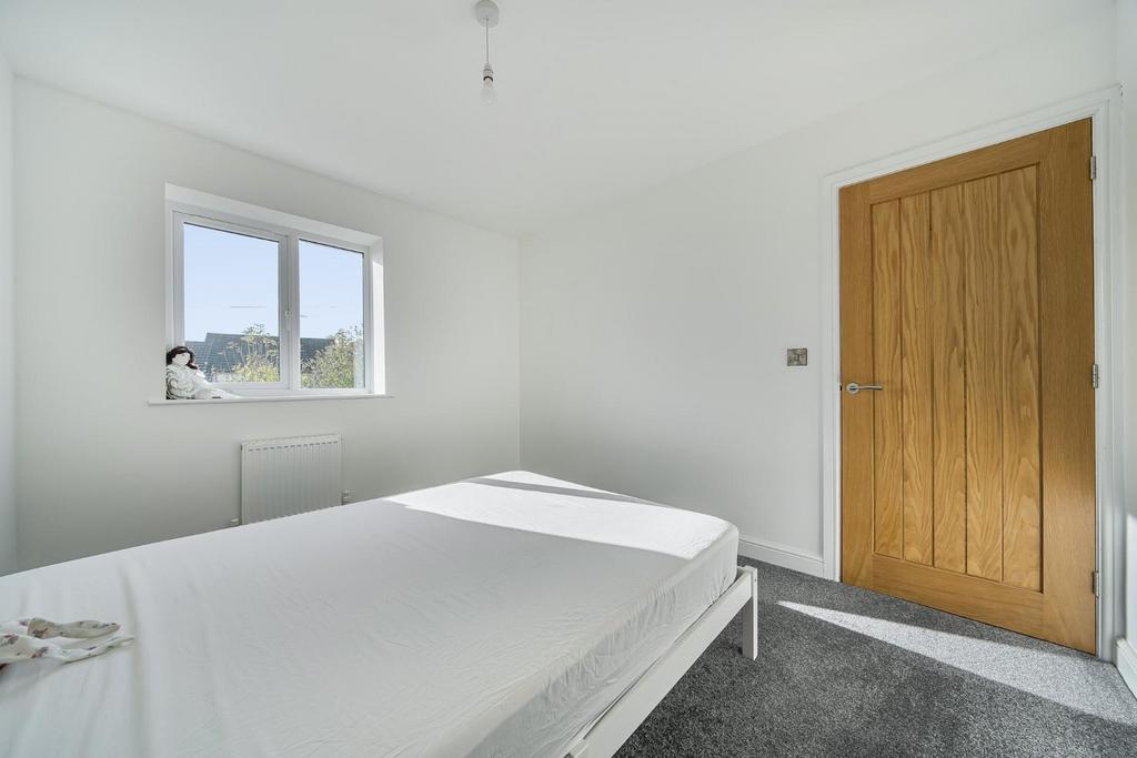 Bedroom 4.jpg