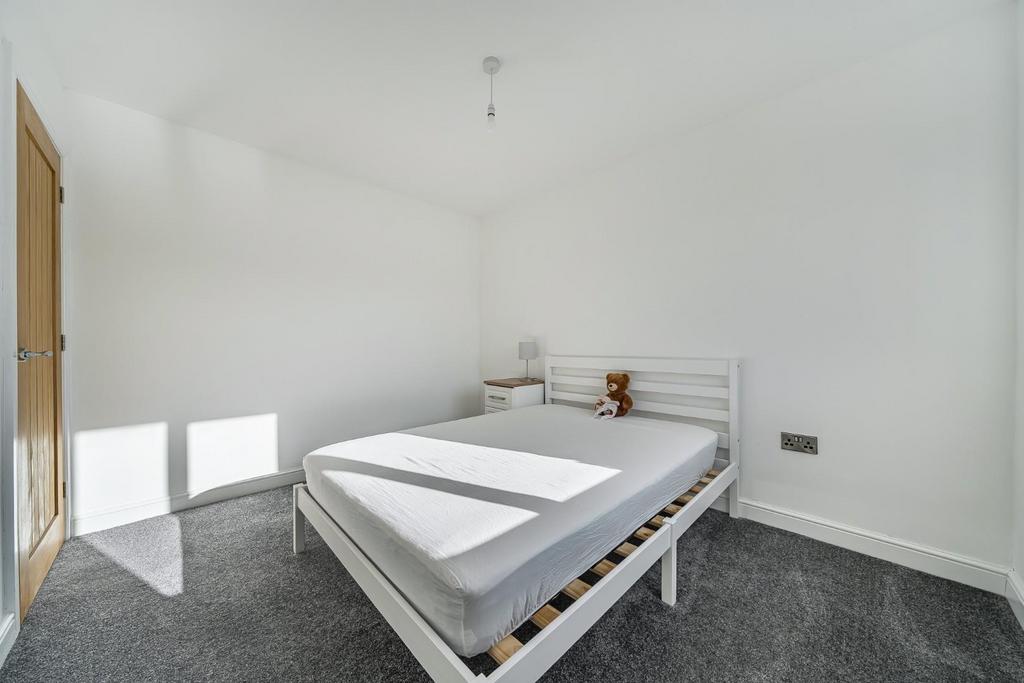 Bedroom 4 corner.jpg