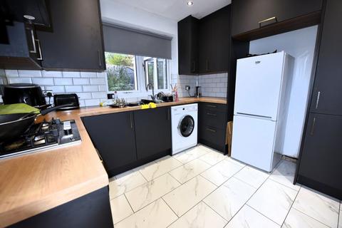 3 bedroom house to rent, 106 Iveson Drive