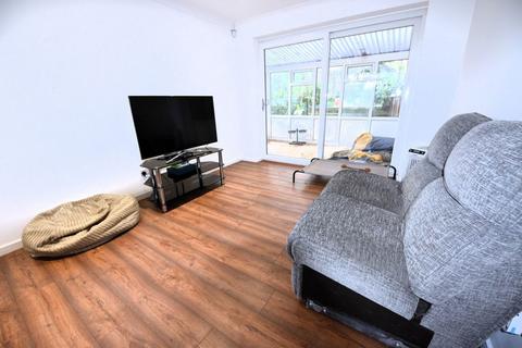 3 bedroom house to rent, 106 Iveson Drive
