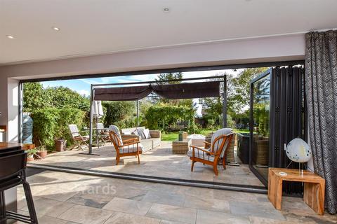 3 bedroom detached house for sale, Stone Road, Broadstairs CT10
