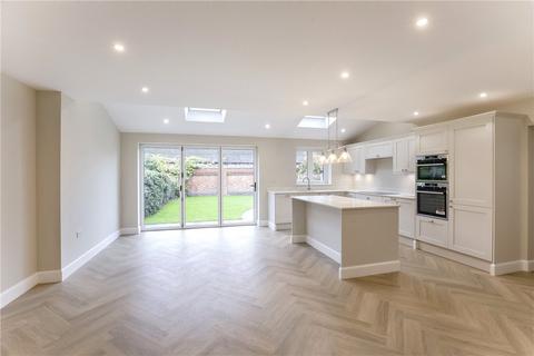4 bedroom semi-detached house to rent, Moorland Road, York, North Yorkshire, YO10