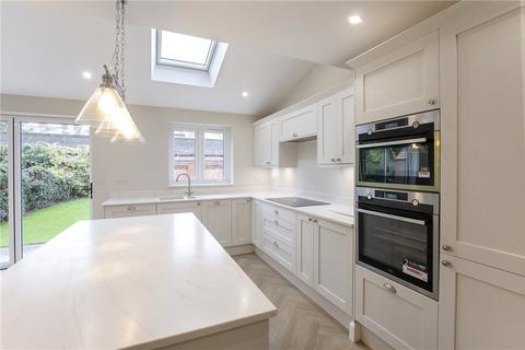 4 bedroom semi-detached house to rent, Moorland Road, York, North Yorkshire, YO10