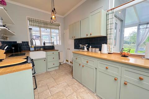 4 bedroom detached house for sale, Old Park Road, Wednesbury WS10